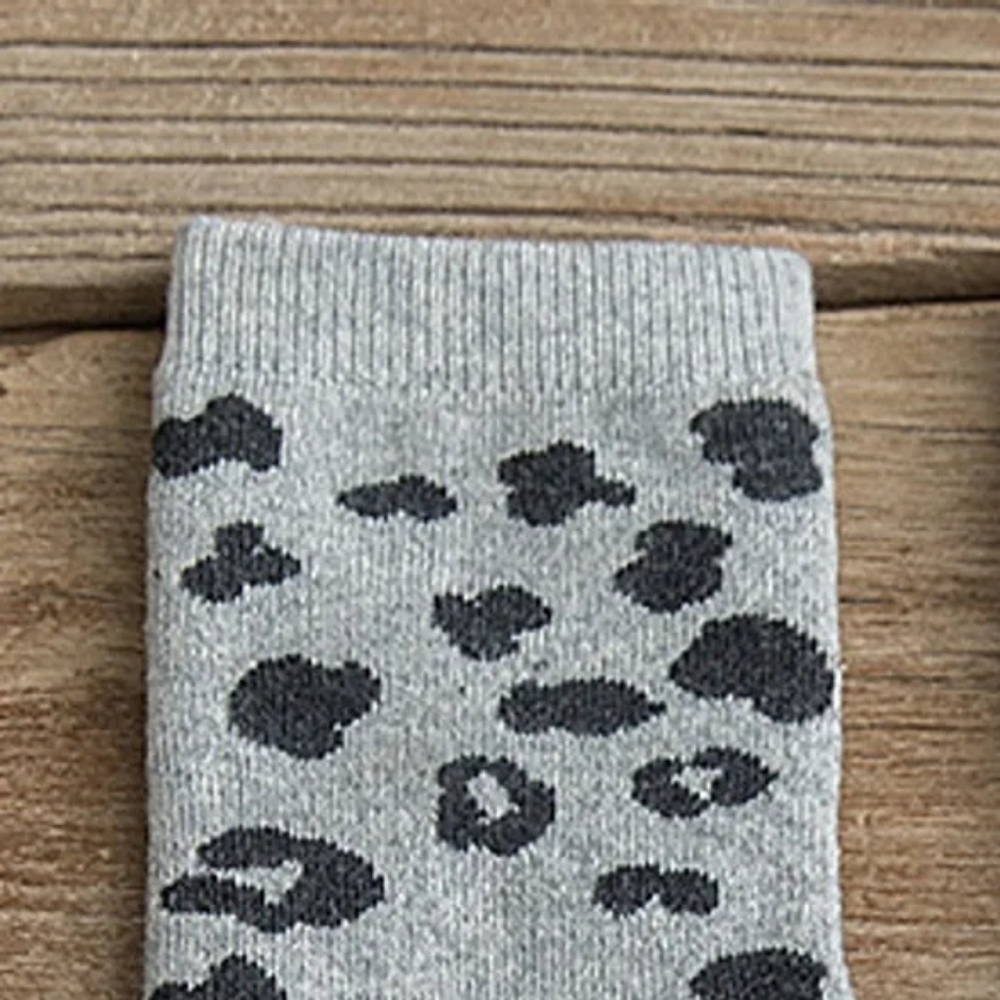 Leopard Print Ankle Socks In Gray - Picture 4 of 6